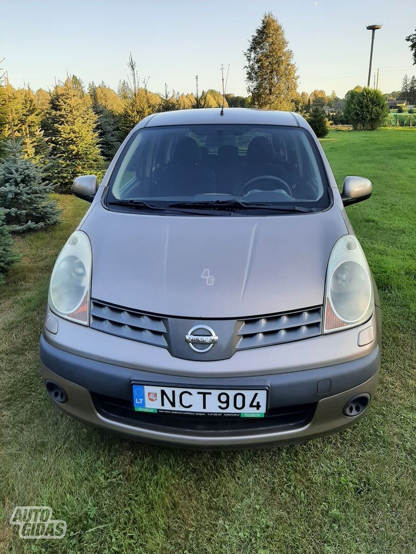 Nissan Note 2007 y Hatchback