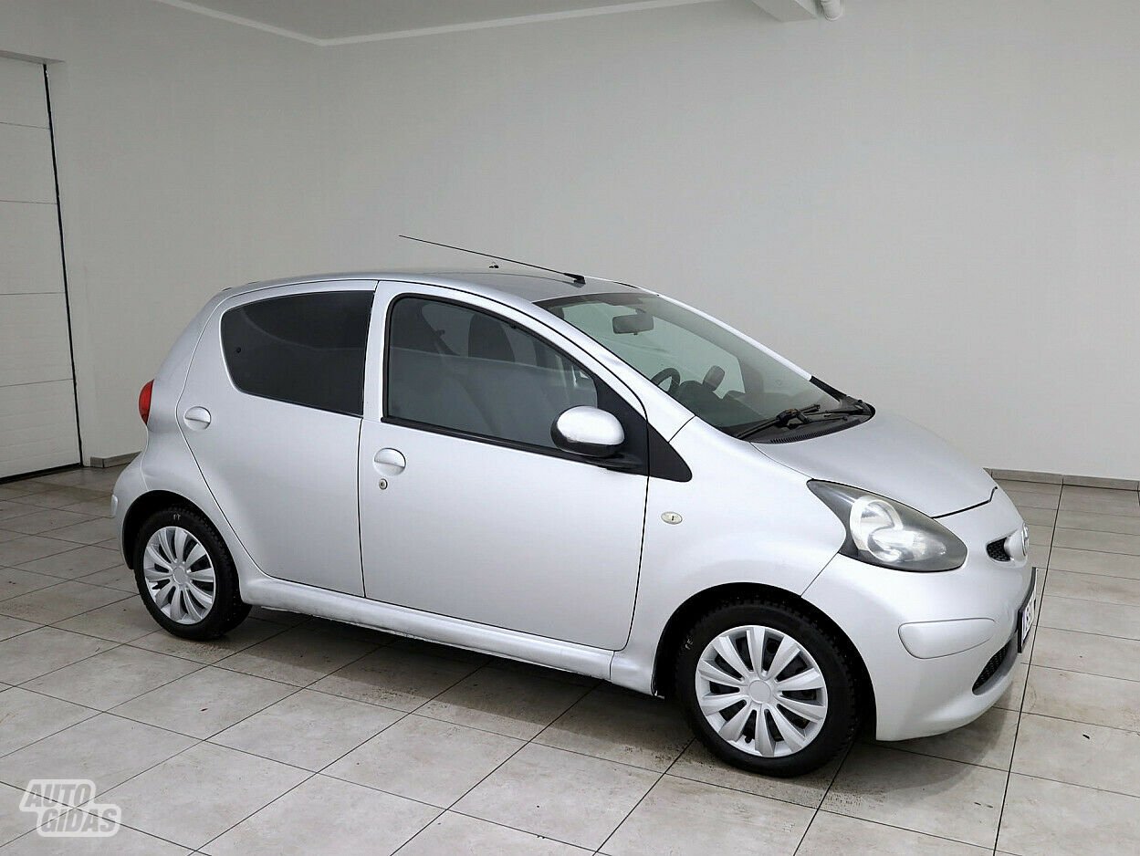 Toyota Aygo 2006 г Хэтчбек