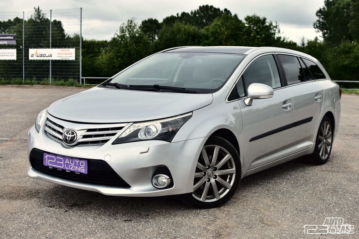 Toyota Avensis 2012 y Wagon