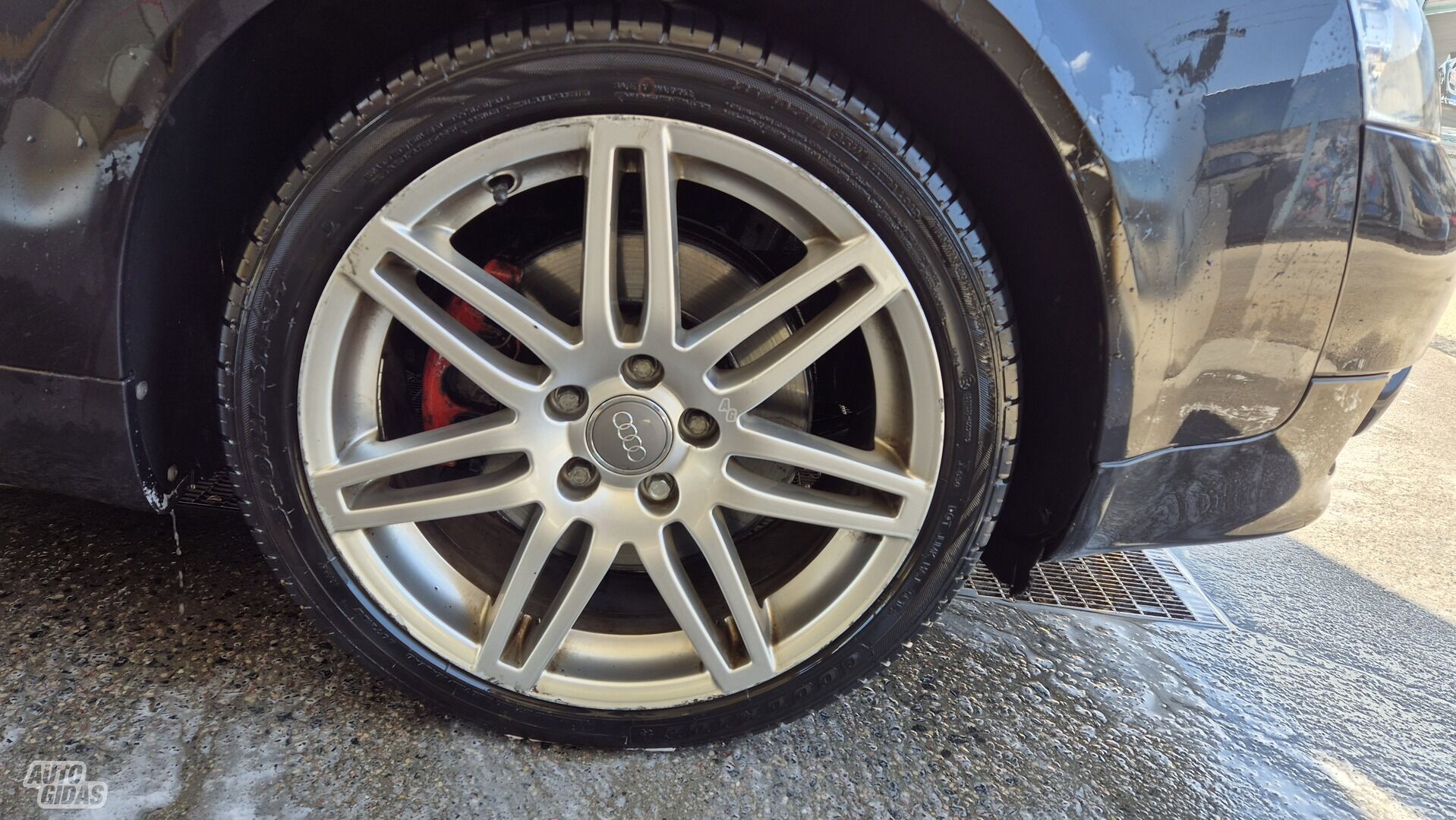 Light alloy R18 rims