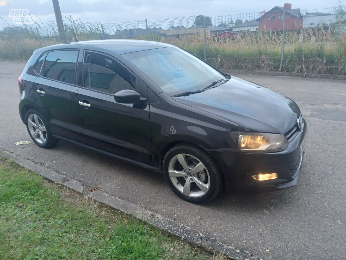 Volkswagen Polo TDI DPF BlueMot. Com 2010 y