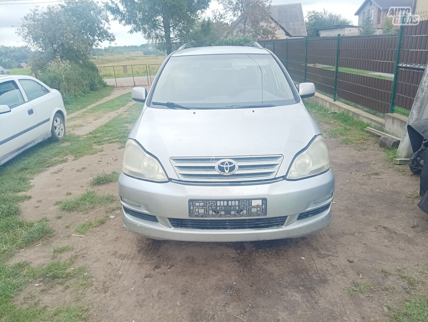 Toyota Avensis Verso 2005 m dalys