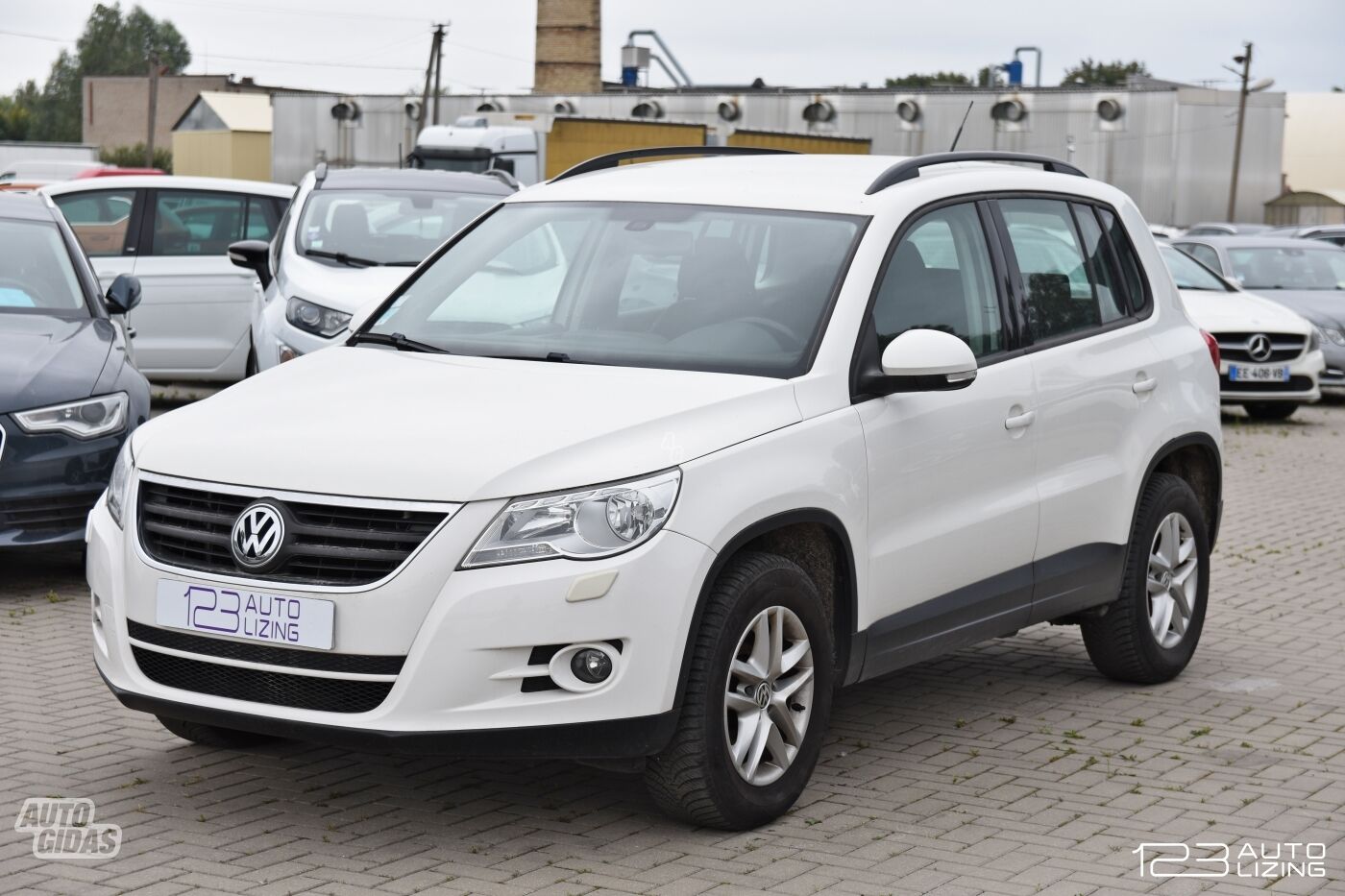 Volkswagen Tiguan 2008 г Внедорожник / Кроссовер