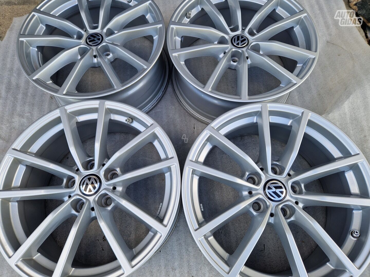 Volkswagen R17 Passat light alloy R17 rims