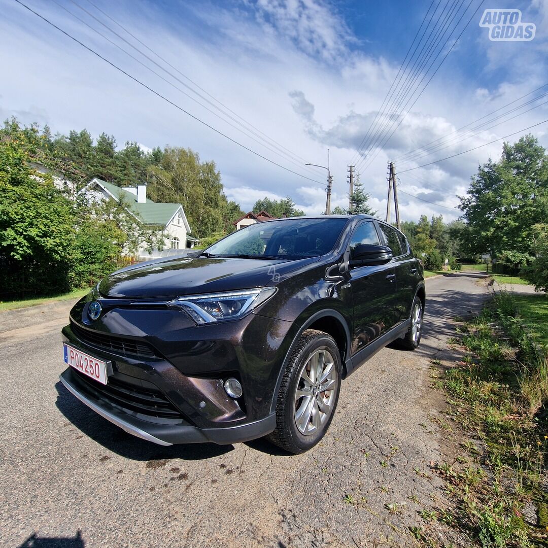 Toyota RAV4 Hybrid 2018 г