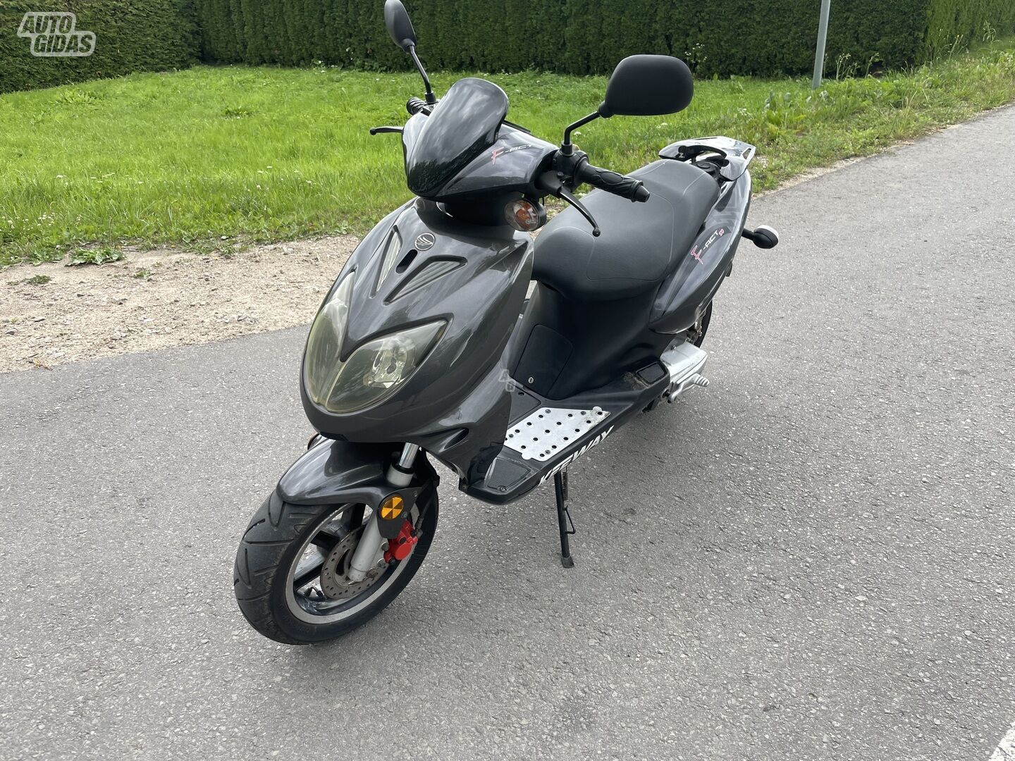 2006 y Scooter / moped