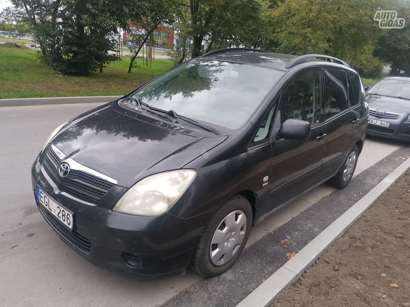 Toyota Corolla Verso 2004 г Хэтчбек