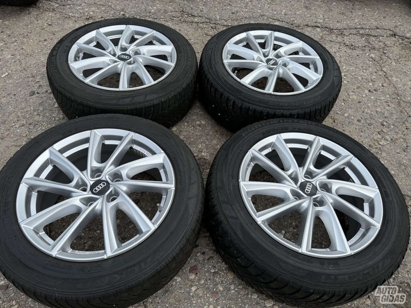 Audi Siunciam, 7.5J ET52 light alloy R17 rims