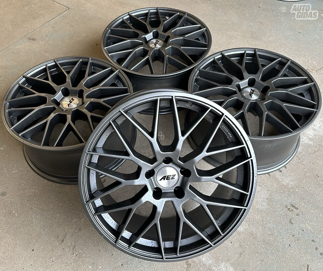 Light alloy R19 rims