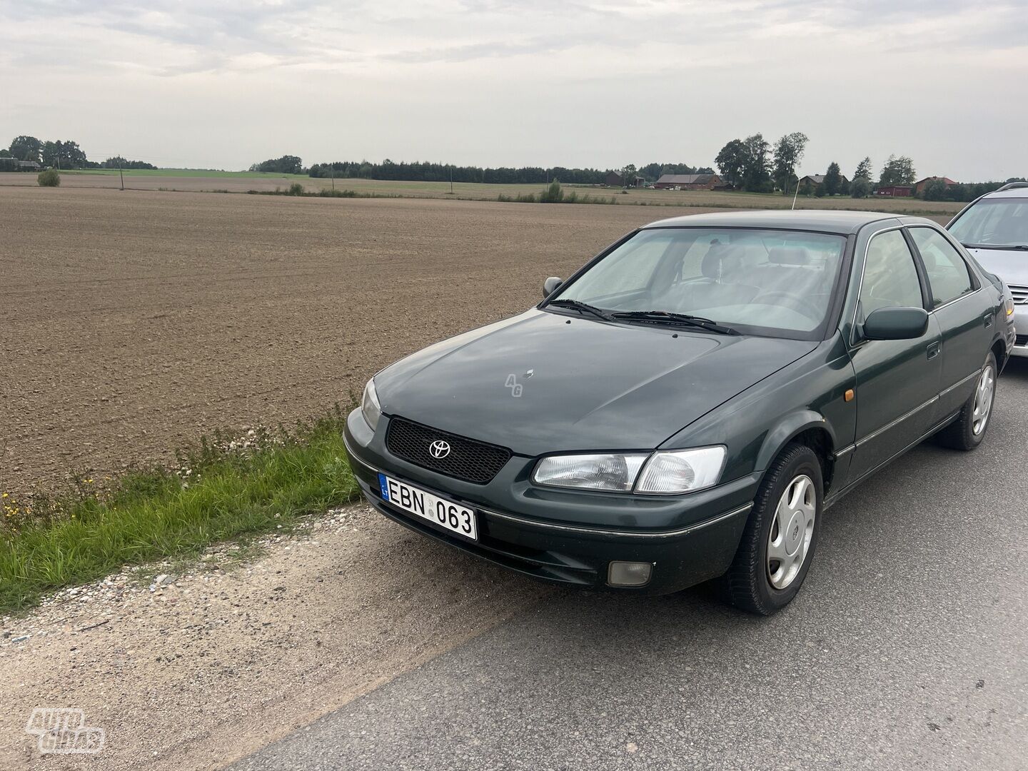 Toyota Camry XLE 2000 y