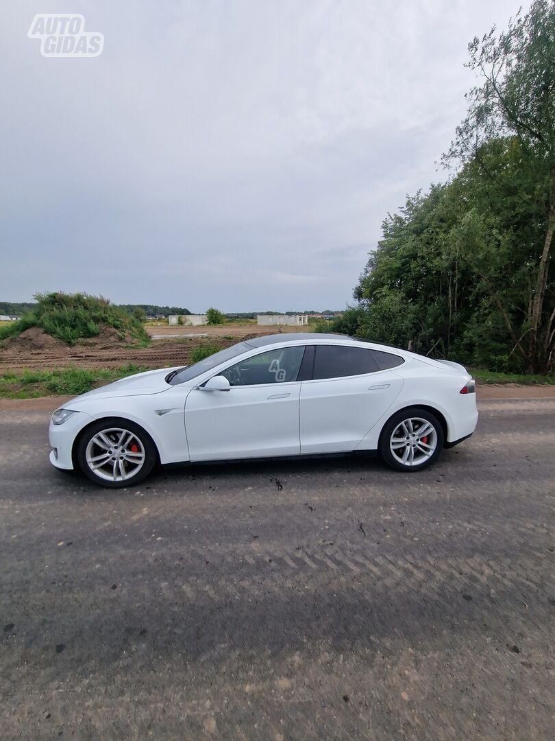 Tesla Model S 2014 г Хэтчбек