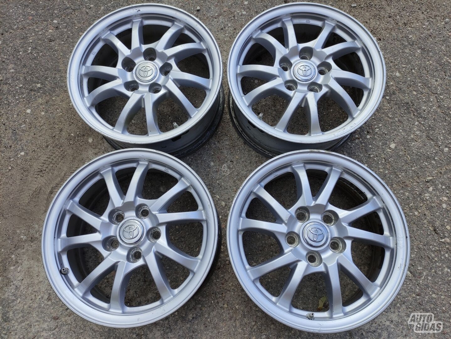 Toyota light alloy R16 rims