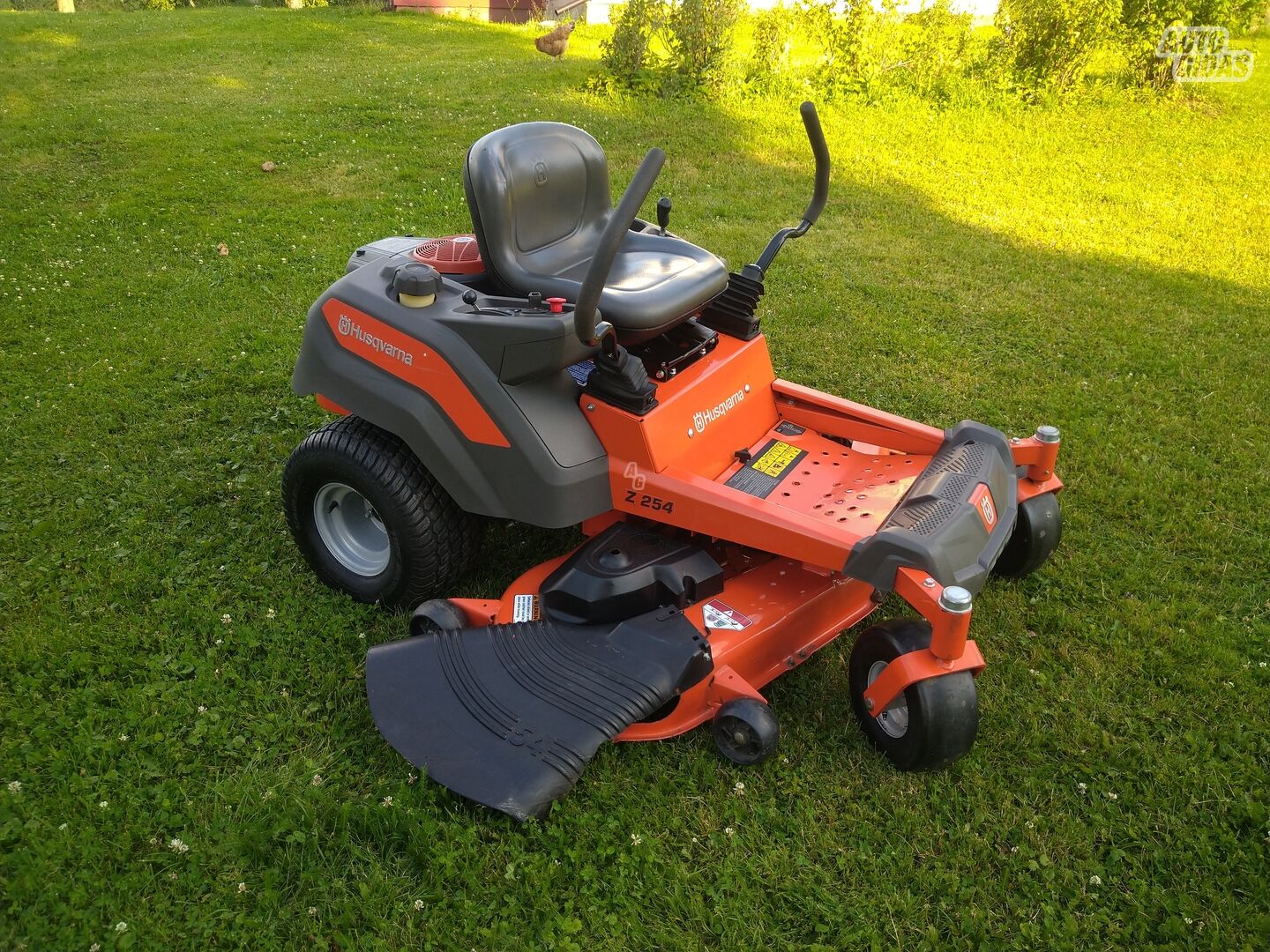 Husqvarna Z254 2021 m Sodo ir parko technika