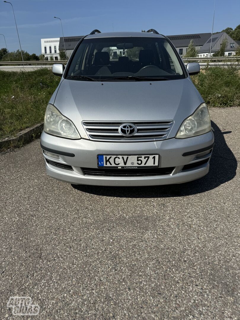 Toyota Avensis Verso 2004 y Van