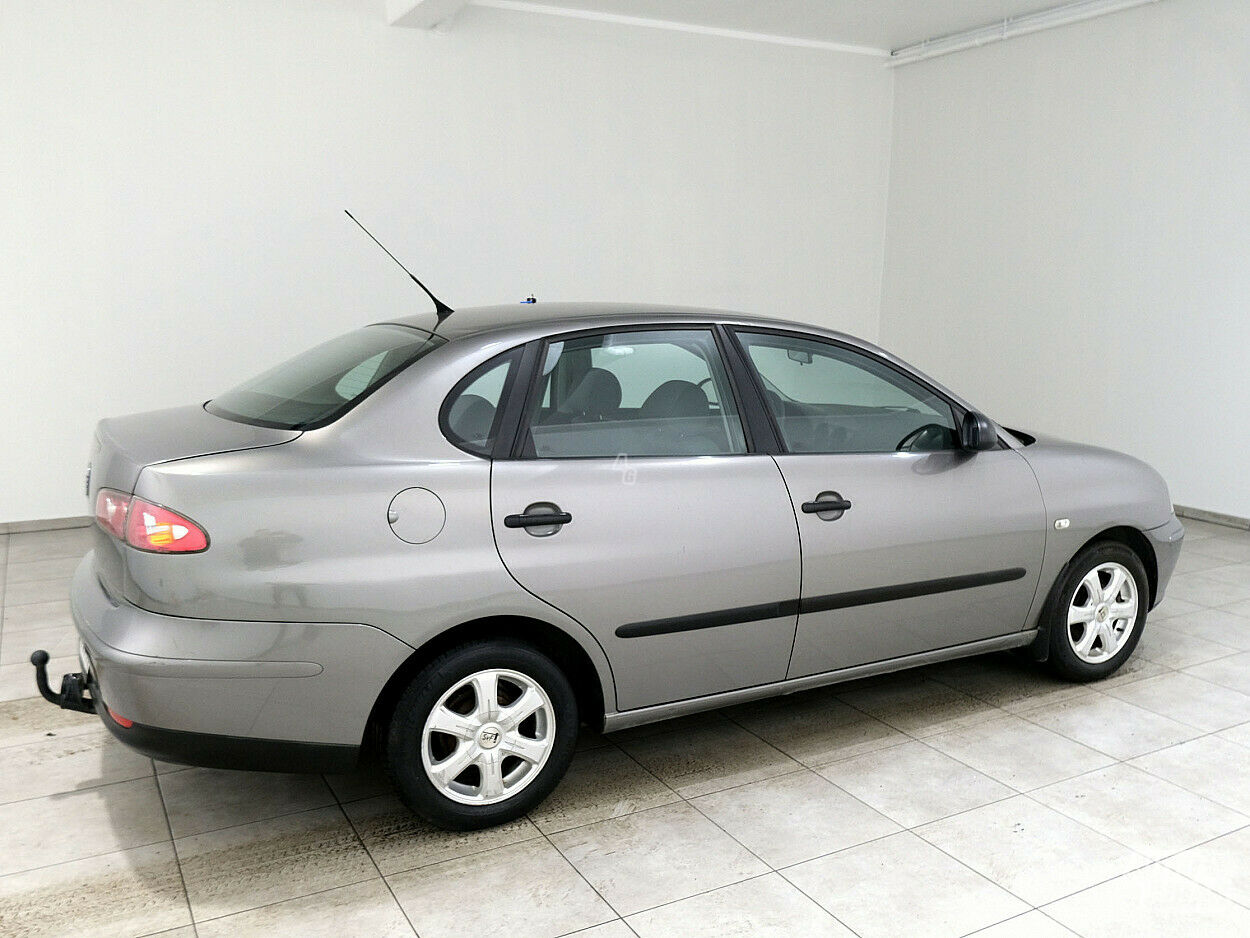 Seat Cordoba 2004 m Sedanas