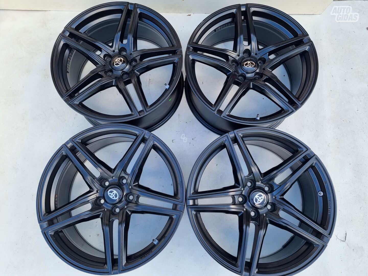 Toyota R19 light alloy R19 rims