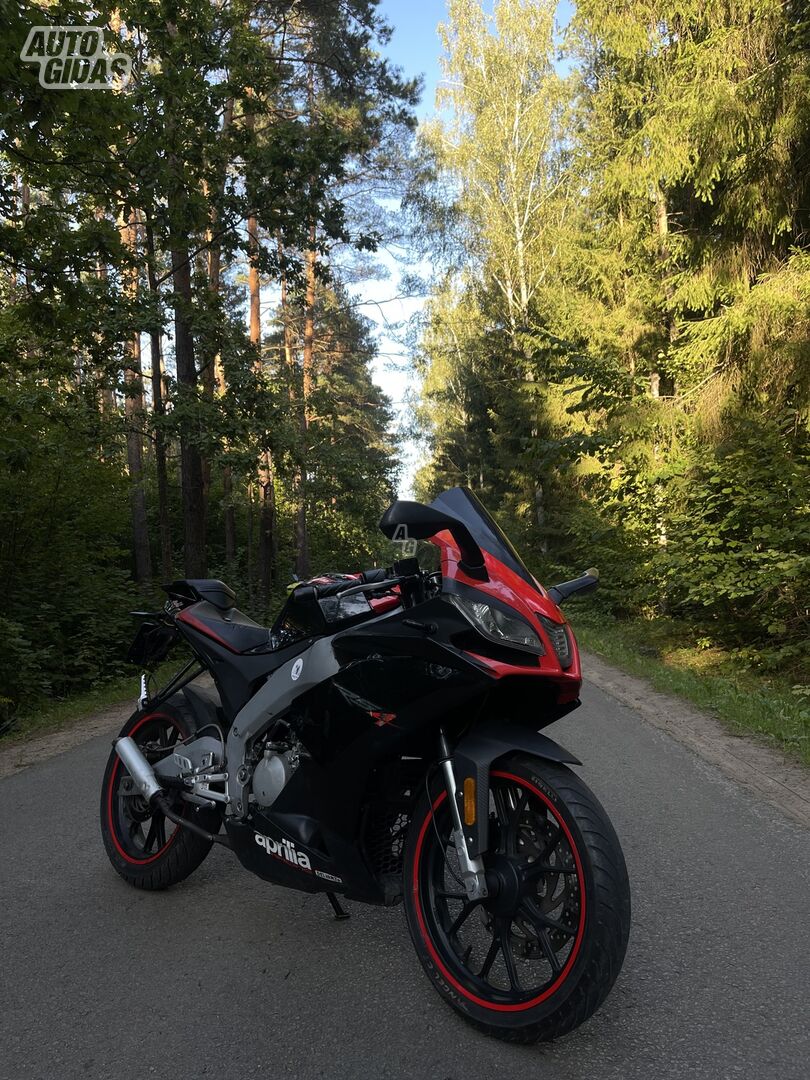 Aprilia RS 2013 y Scooter / moped