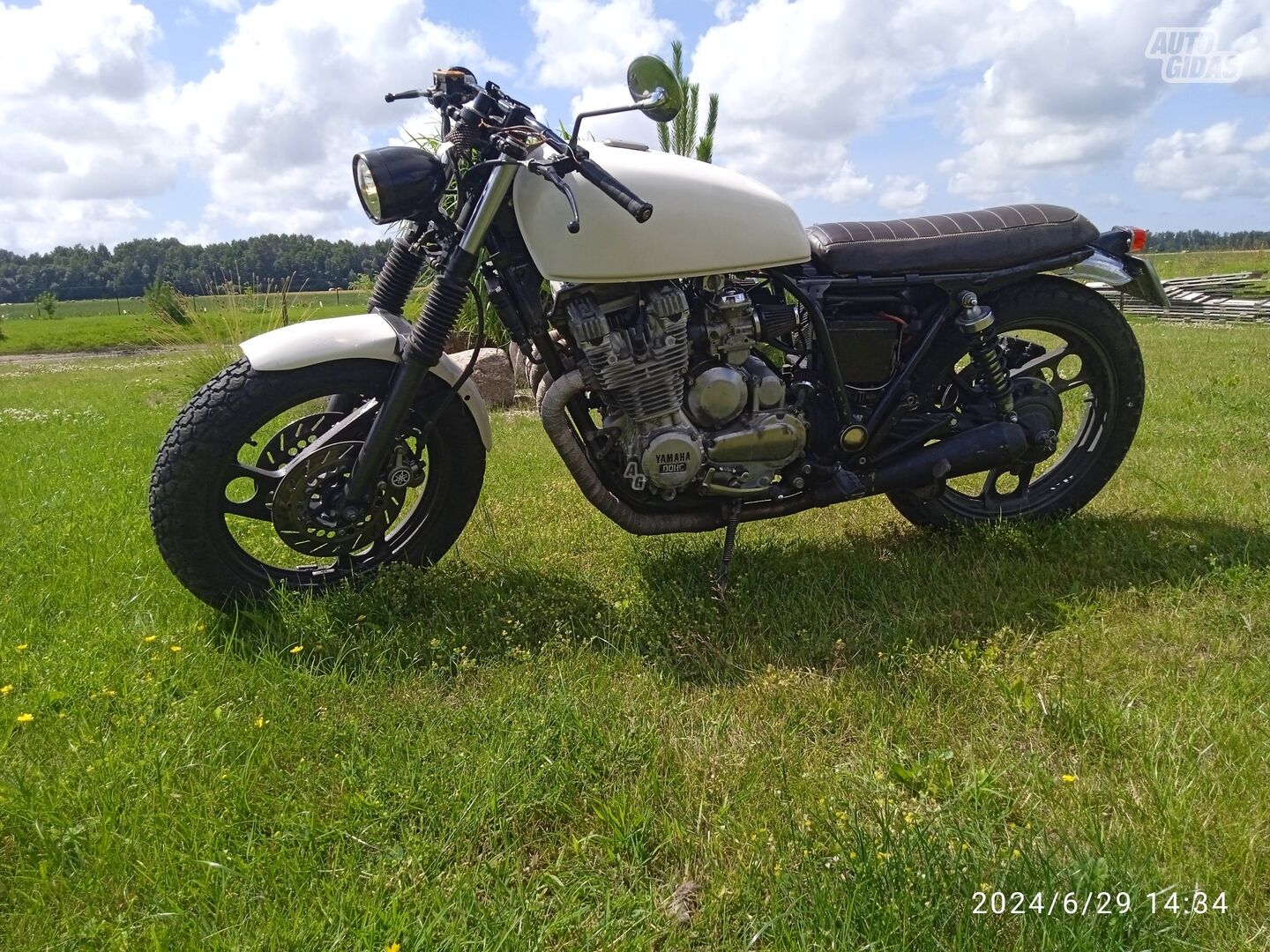 Yamaha XJ 1993 y Classical / Streetbike motorcycle