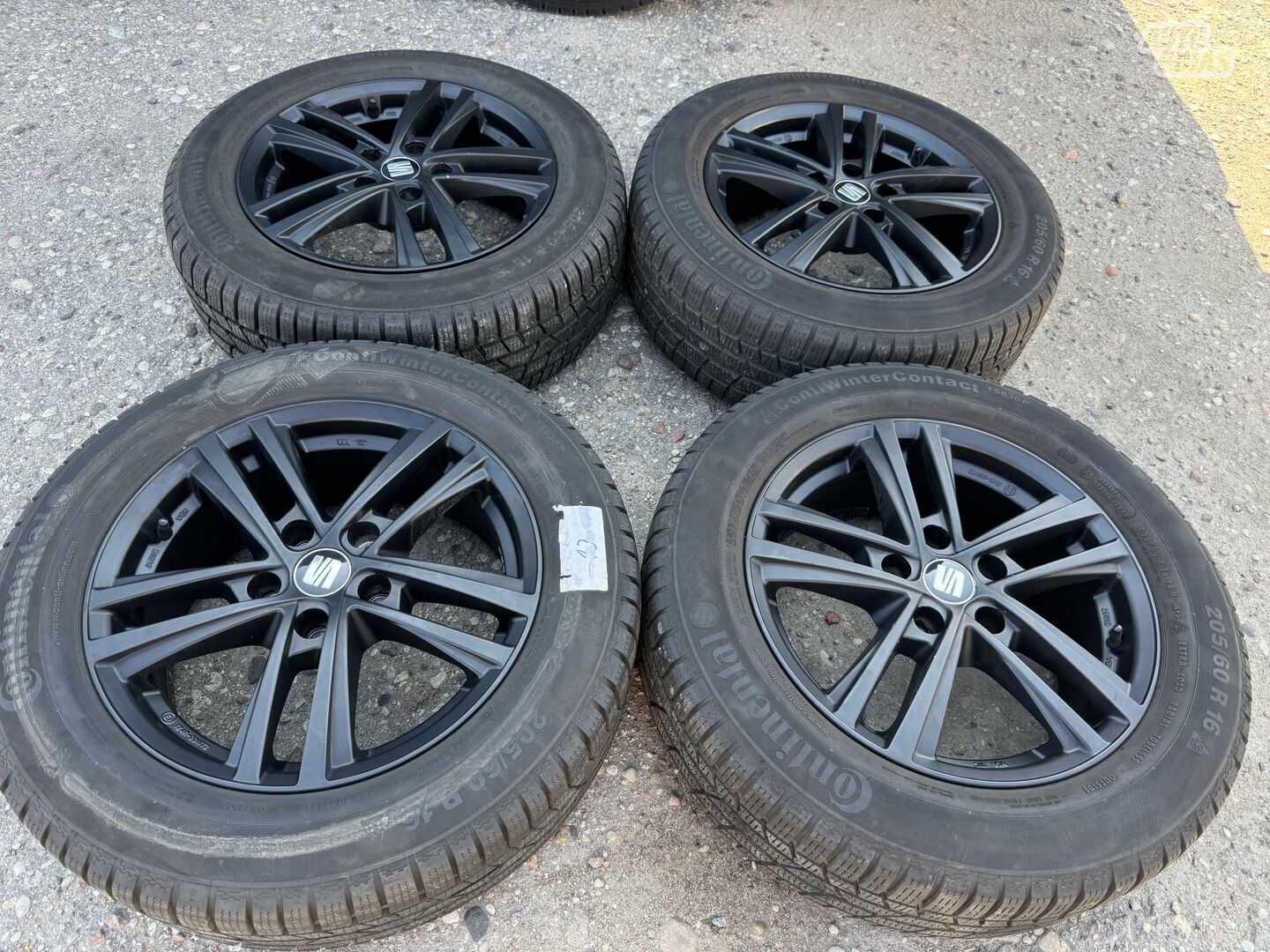 Seat Siunciam, 6,5J ET33 light alloy R16 rims