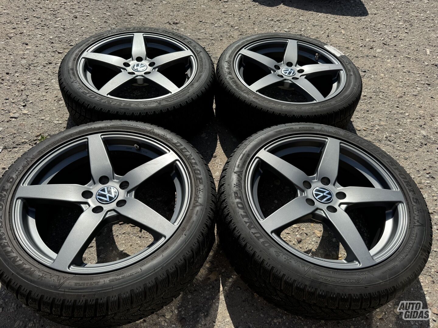 Volkswagen Siunciam, 7,5J ET45 light alloy R18 rims