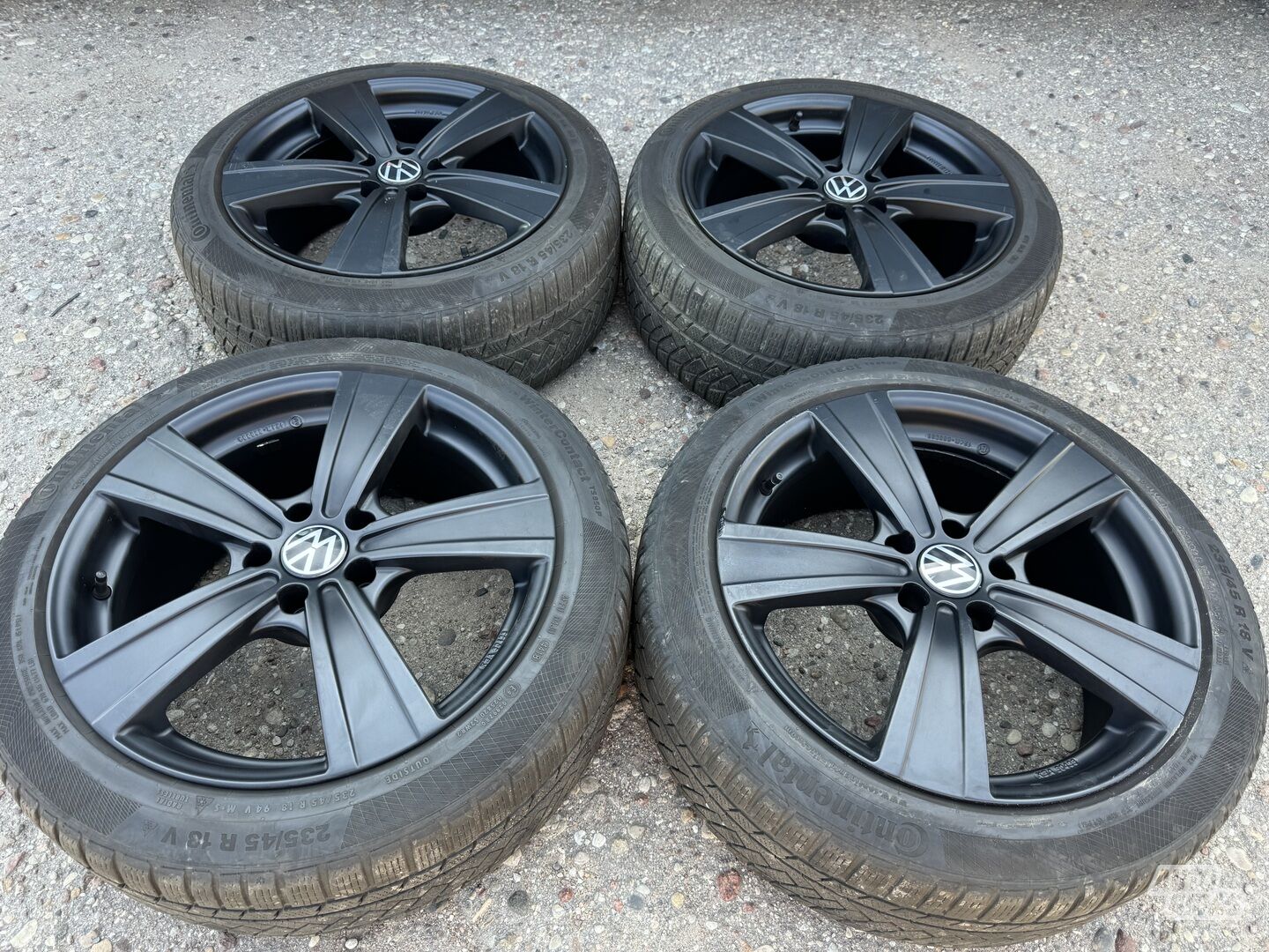 Volkswagen Siunciam, 8J ET44 light alloy R18 rims