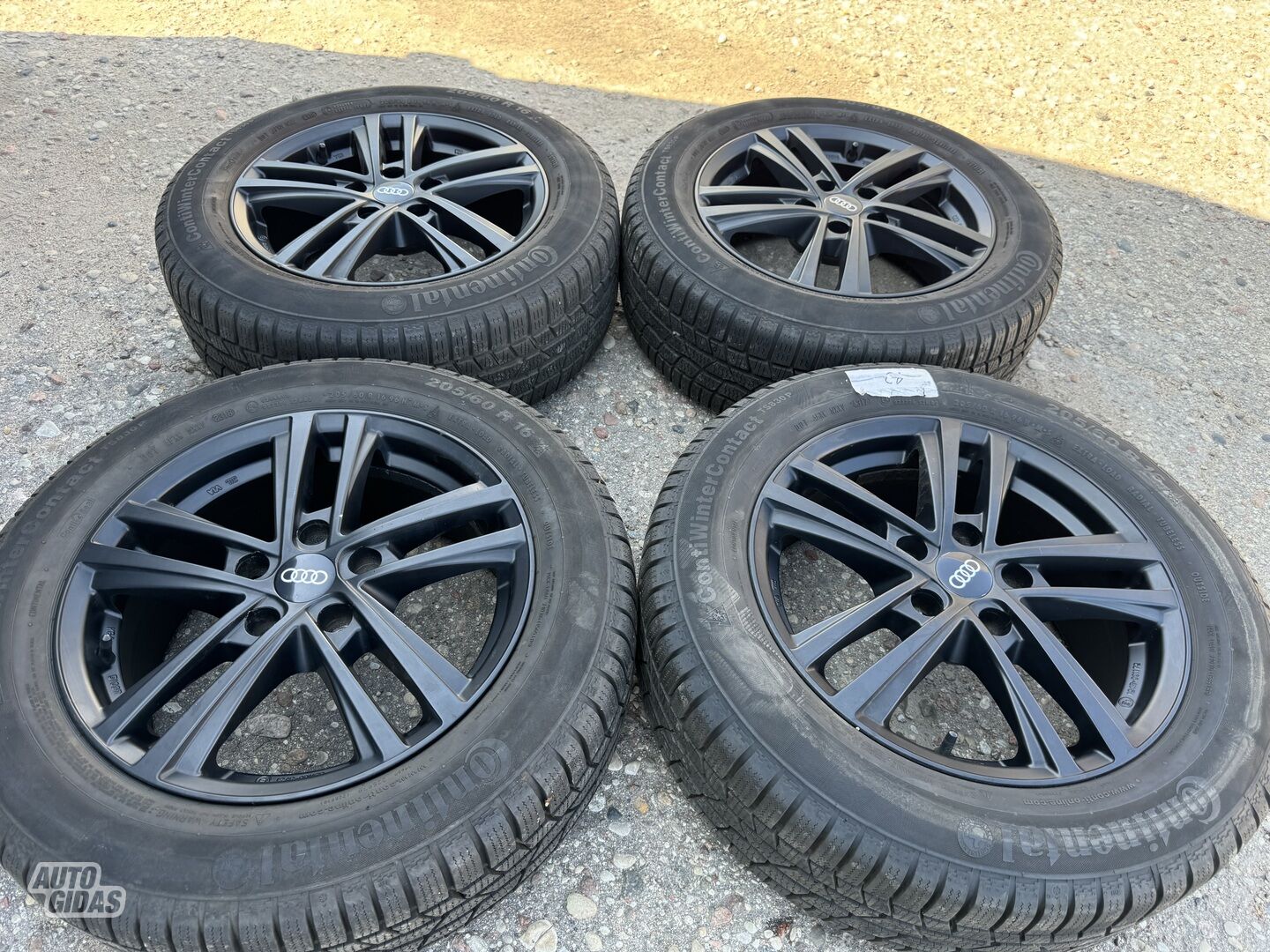 Audi Siunciam, 6,5J ET33 light alloy R16 rims