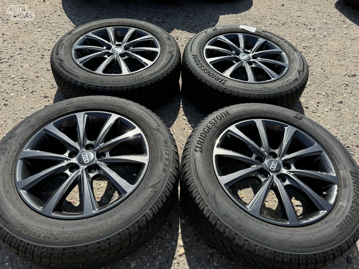 Audi Siunciam, 6.5J ET38 light alloy R17 rims