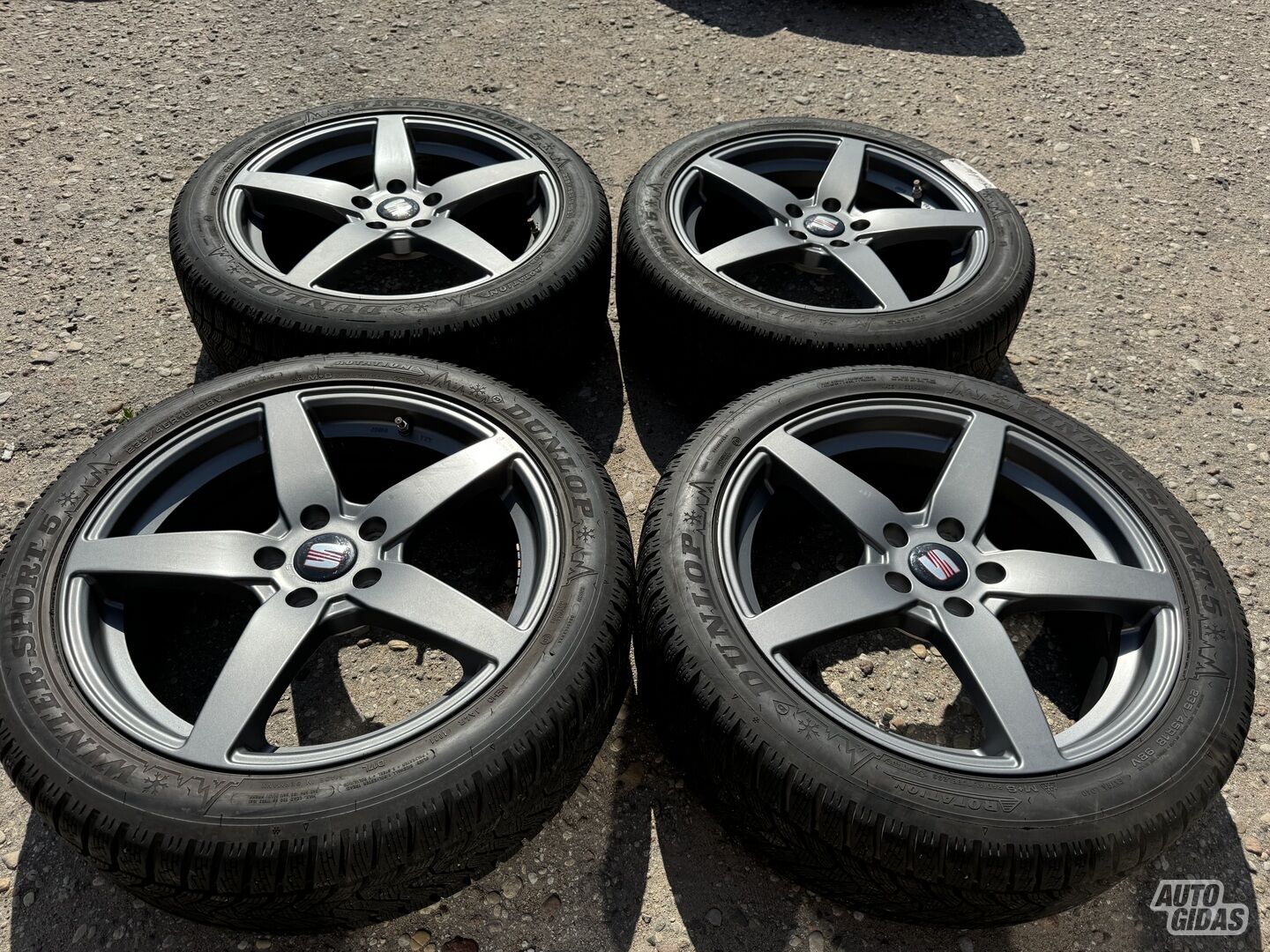 Seat Siunciam, 7,5J ET45 light alloy R18 rims