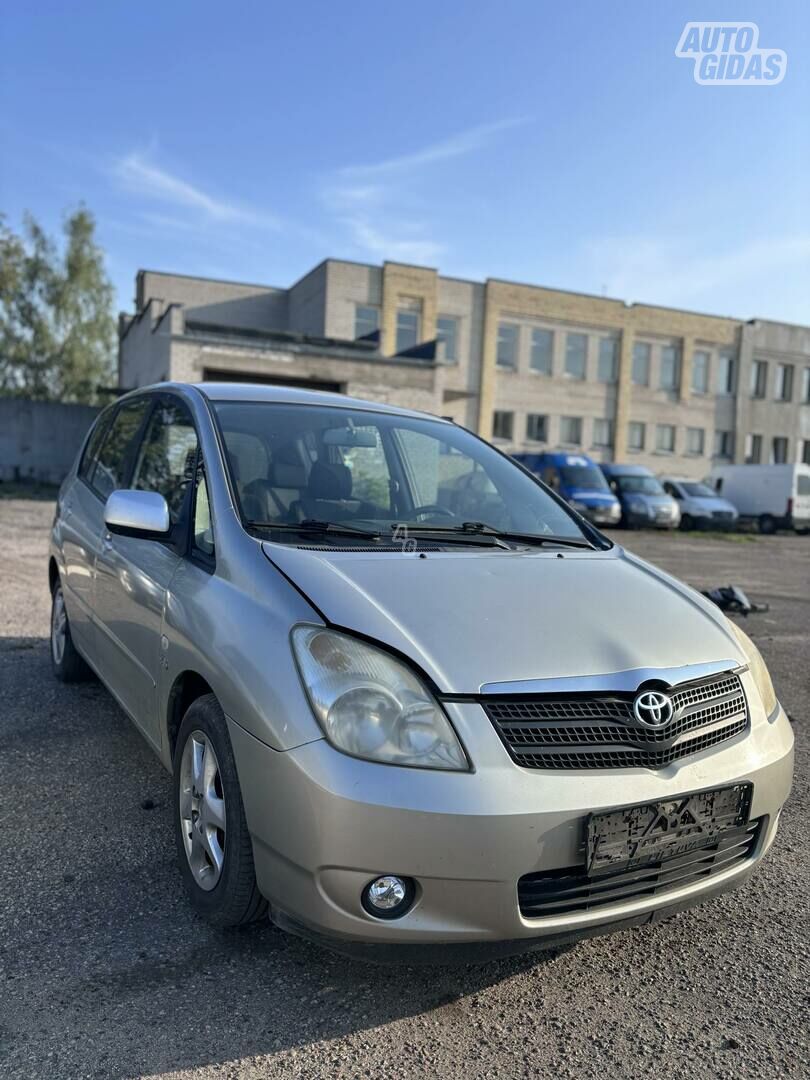 Toyota Corolla Verso 2003 г запчясти