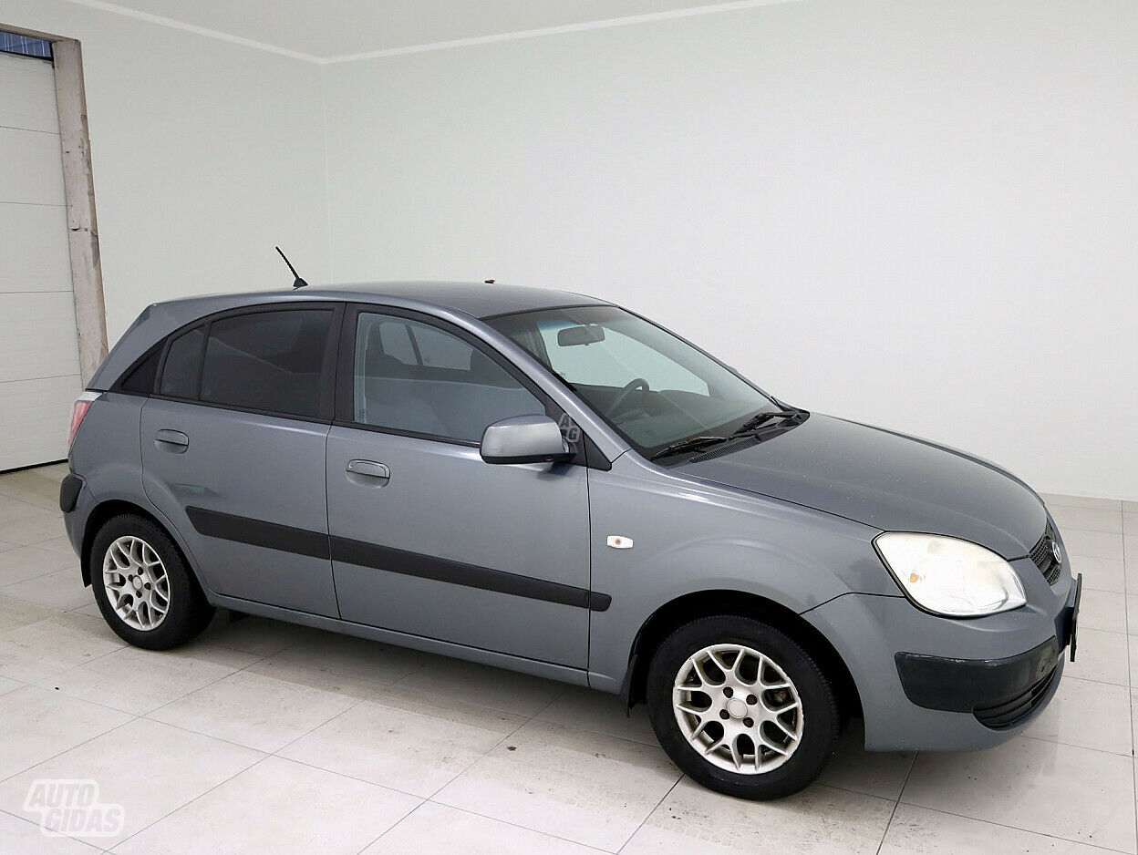 Kia Rio 2006 y Hatchback