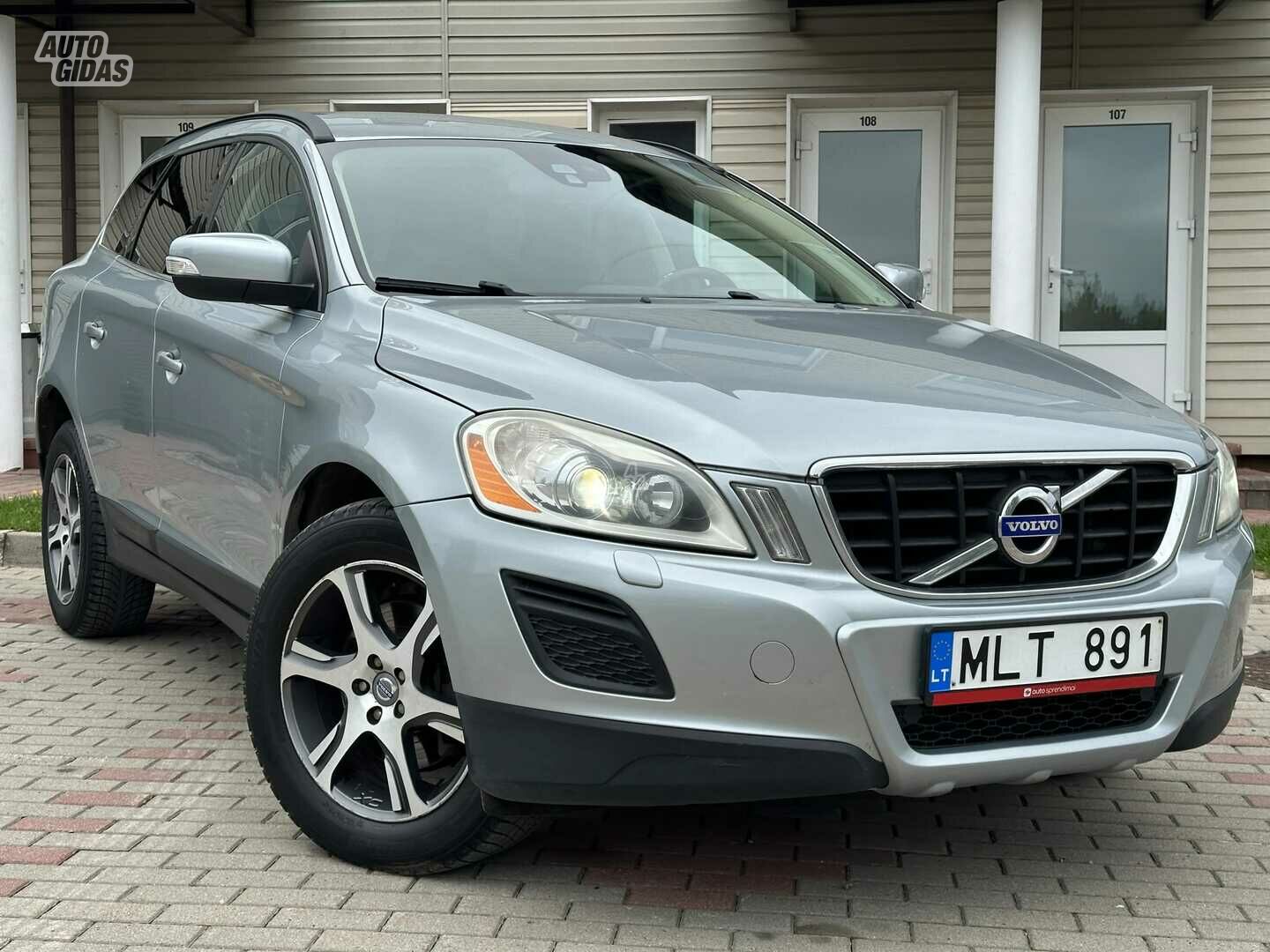 Volvo XC60 2011 г Внедорожник / Кроссовер