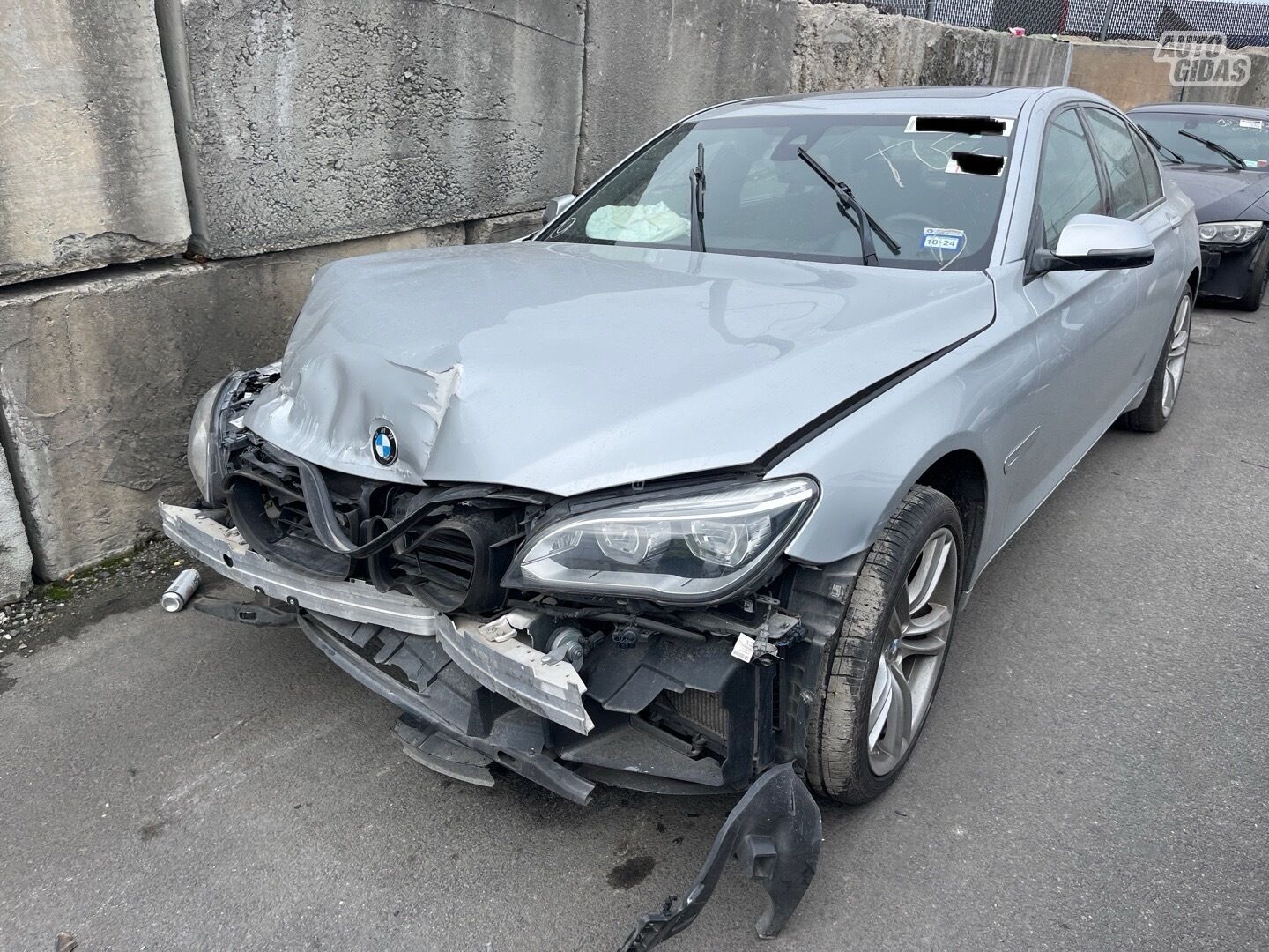 Bmw 750 2015 y parts