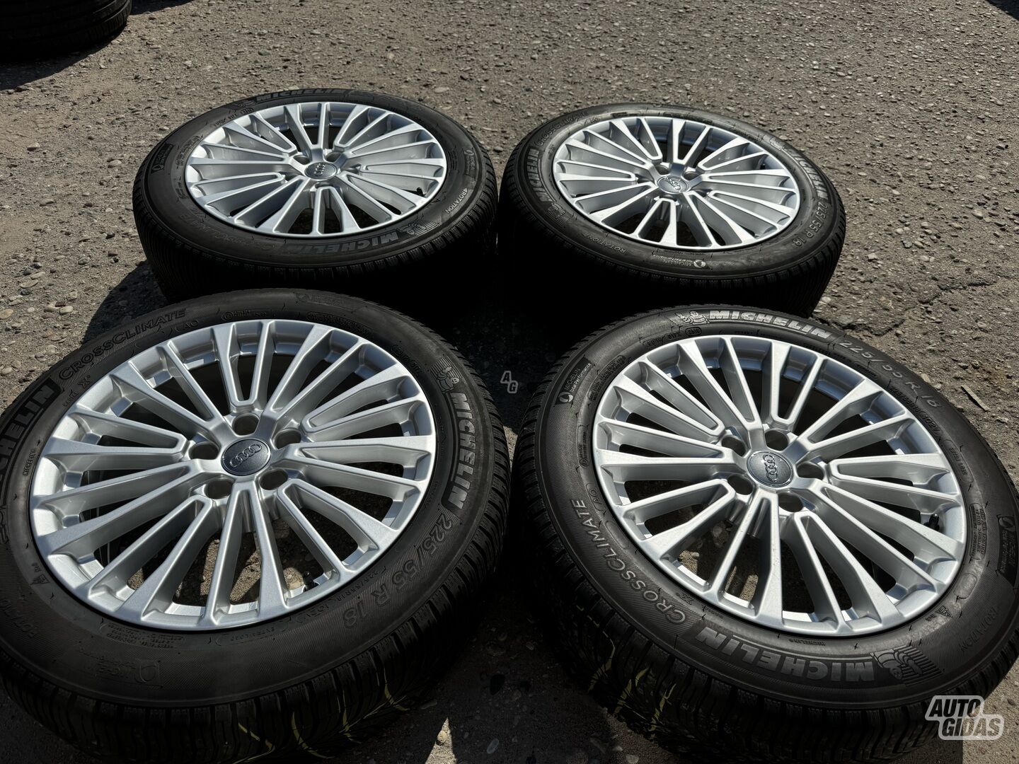 Audi Siunciam, 8J ET39 light alloy R18 rims