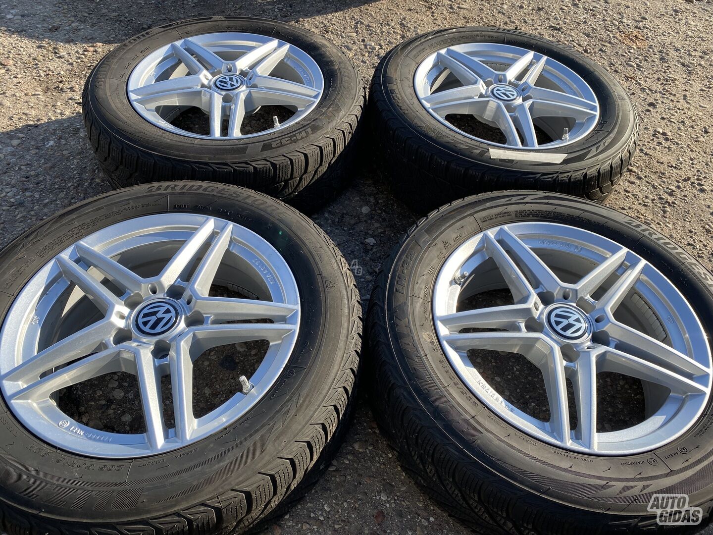 Volkswagen Siunciam, 7J ET48 light alloy R16 rims