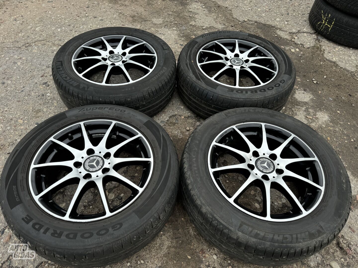 Mercedes-Benz Siunciam, 6.5J ET38 light alloy R16 rims