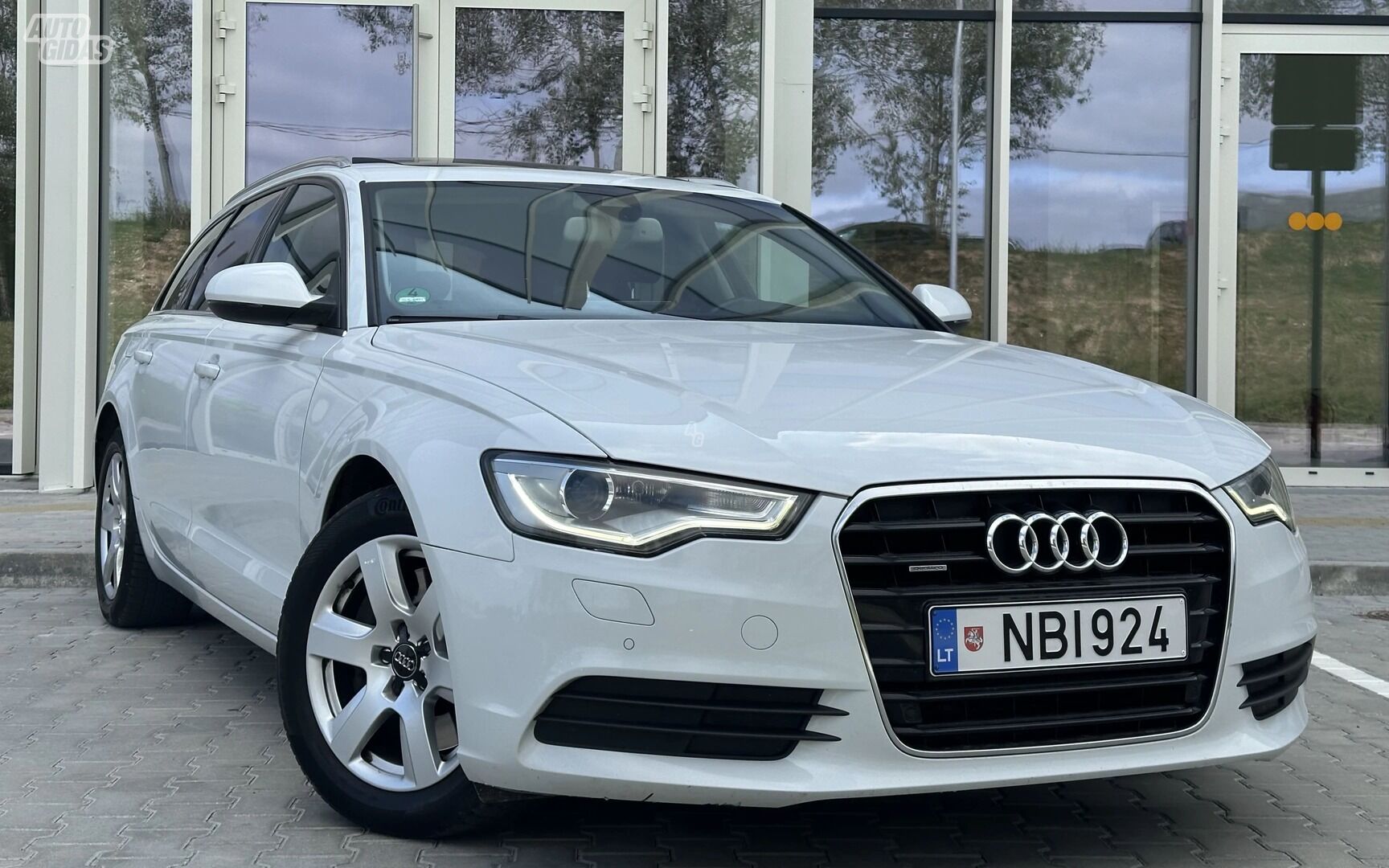 Audi A6 2012 m Universalas