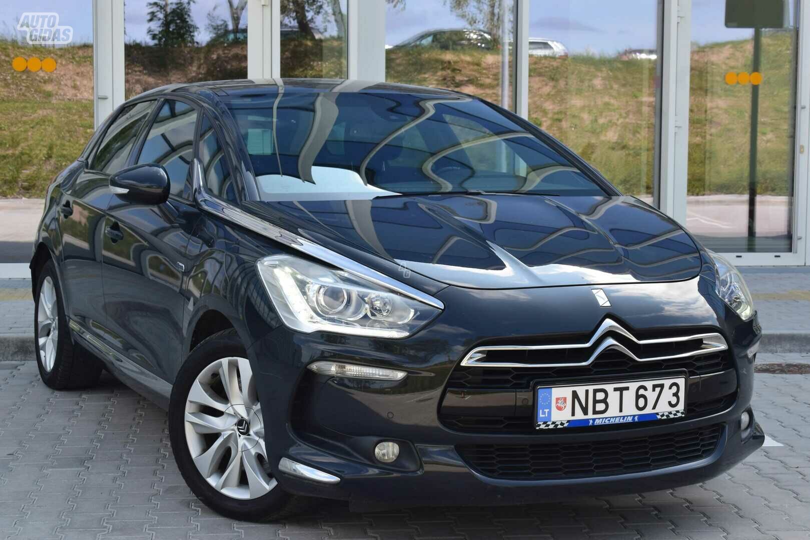 Citroen DS5 2013 y Hatchback