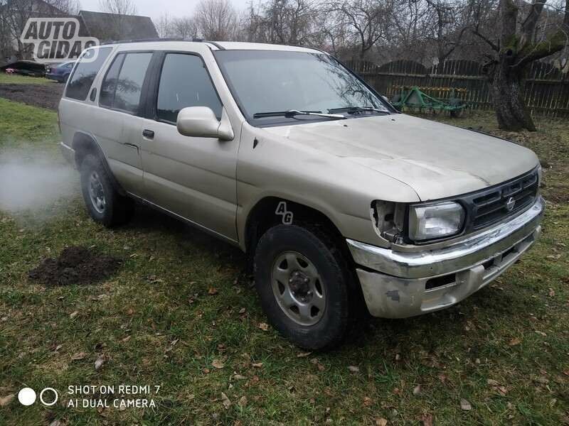 Nissan Pathfinder V6 1998 m