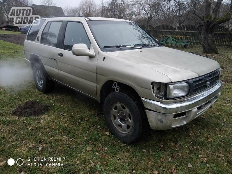 Nissan Pathfinder V6 1998 г