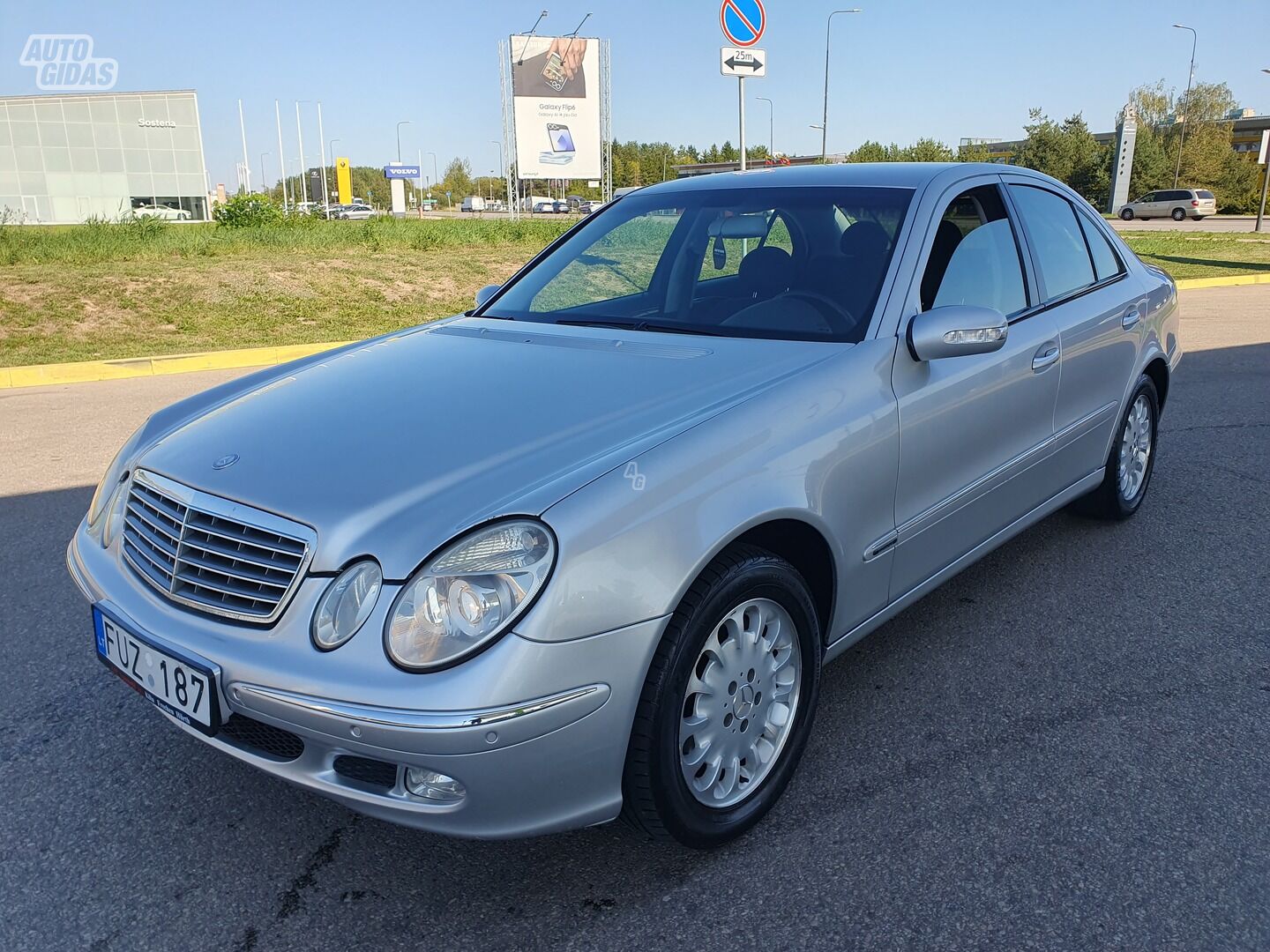 Mercedes-Benz E 220 2003 y Sedan