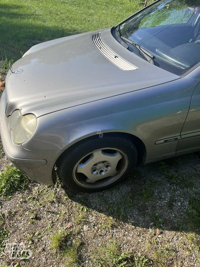 Mercedes-Benz C 220 2003 y Sedan