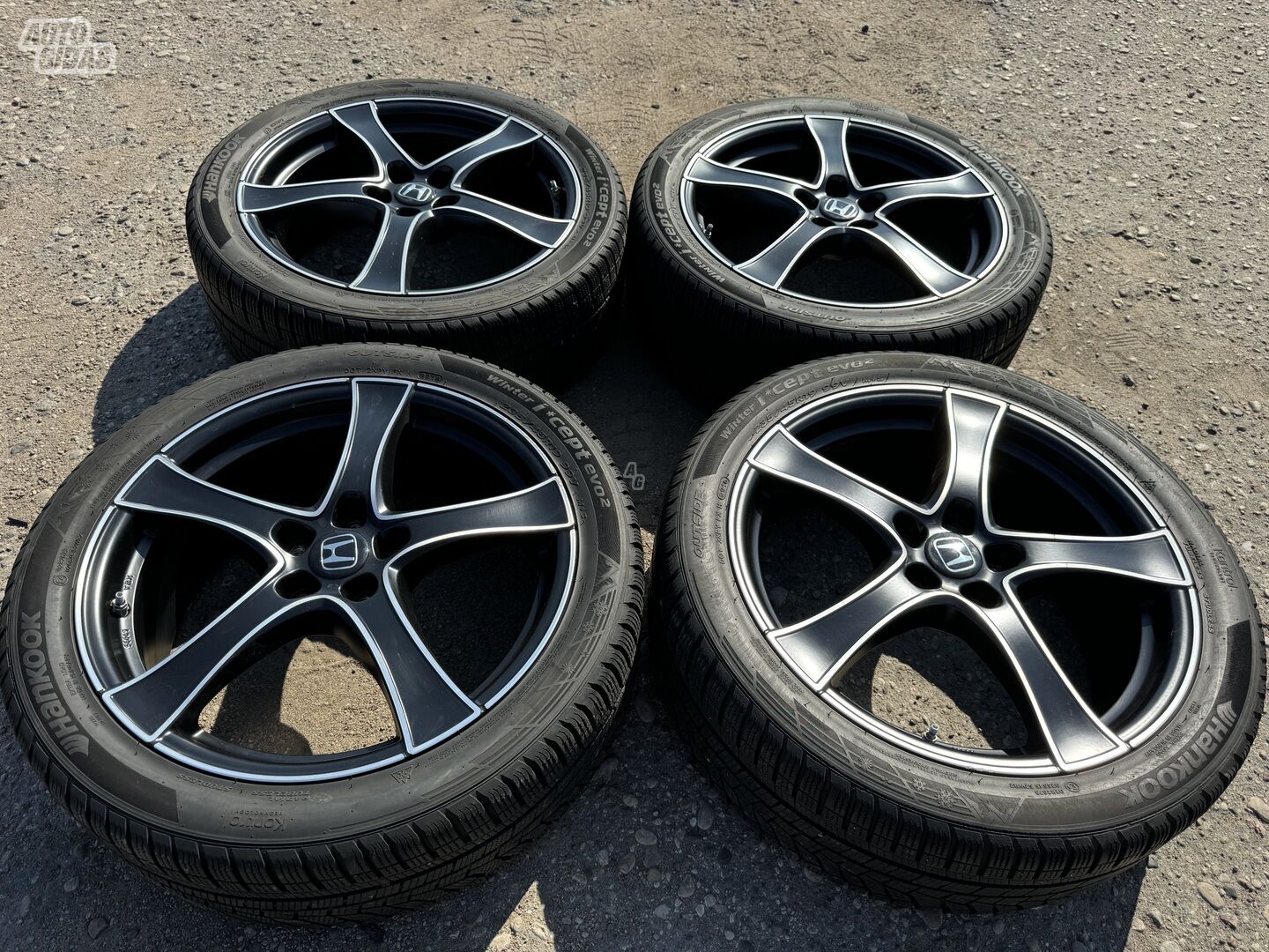 Honda Siunciam, 7,5J ET50 light alloy R19 rims