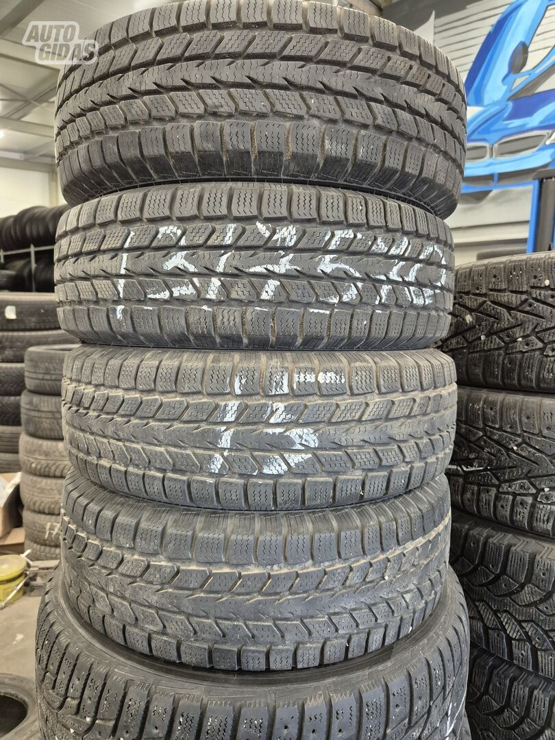 R13 universal tyres passanger car