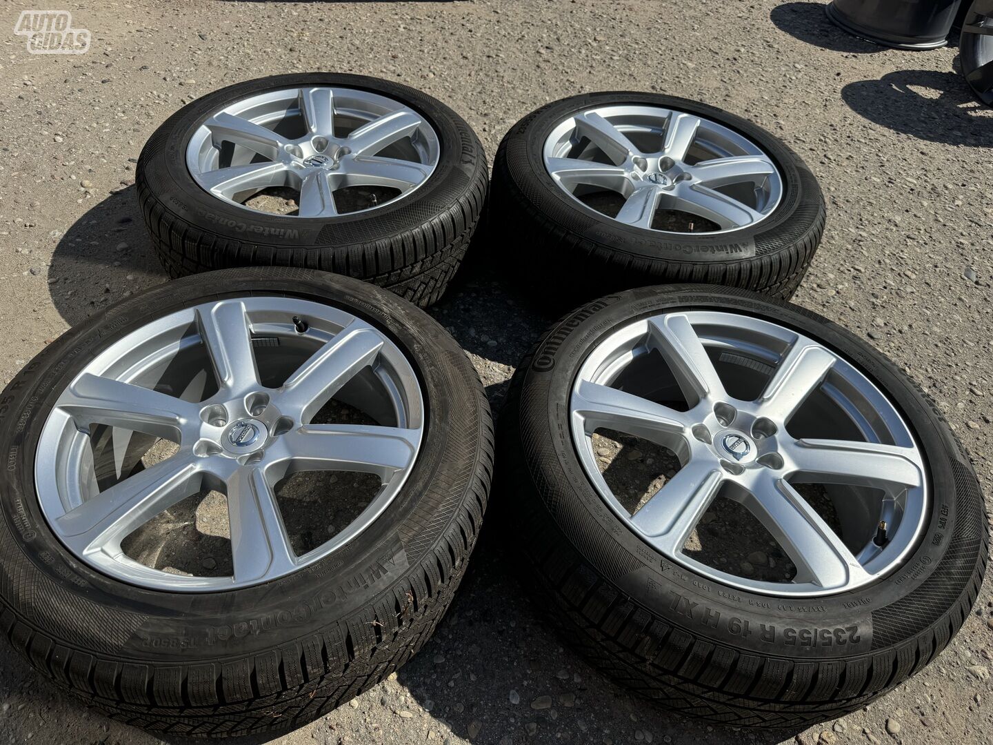 Volvo Siunciam, 8J ET42 light alloy R19 rims