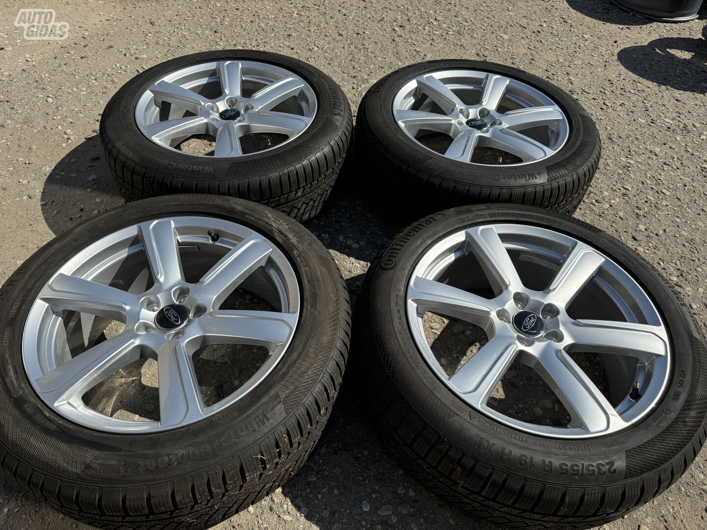 Ford Siunciam, 8J ET42 light alloy R19 rims