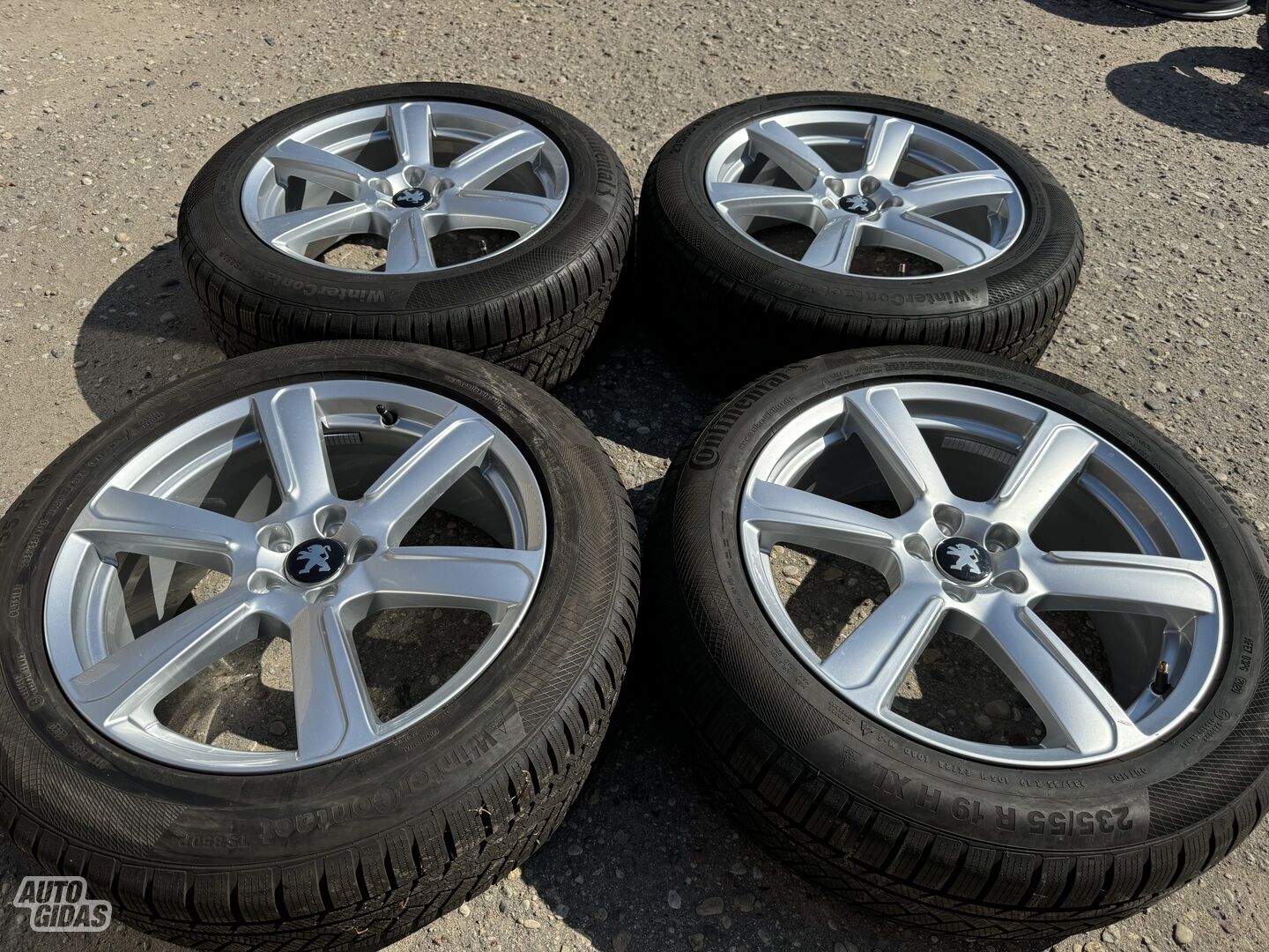 Peugeot Siunciam, 8J ET42 light alloy R19 rims