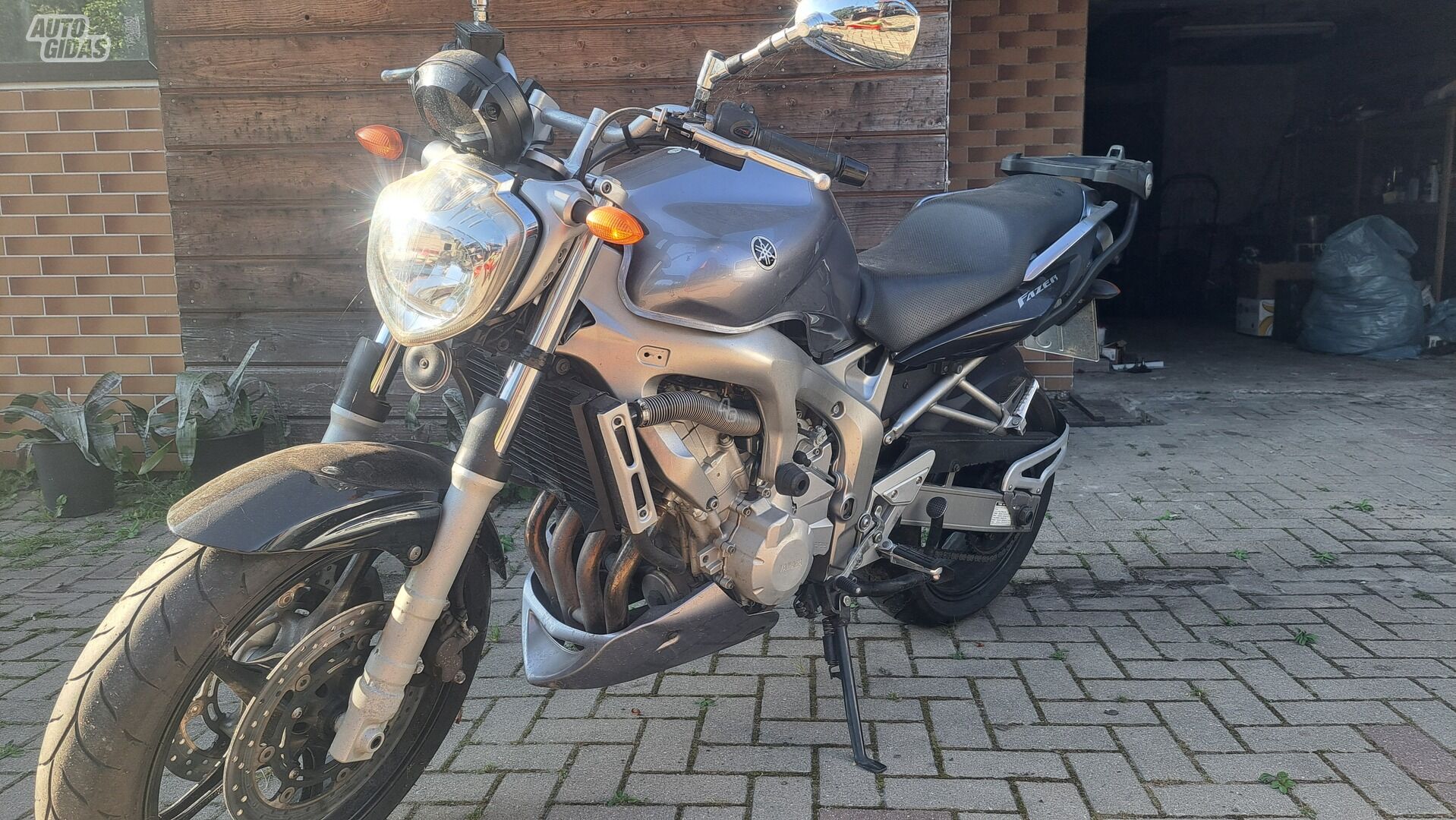 Yamaha FZ 2007 y Classical / Streetbike motorcycle