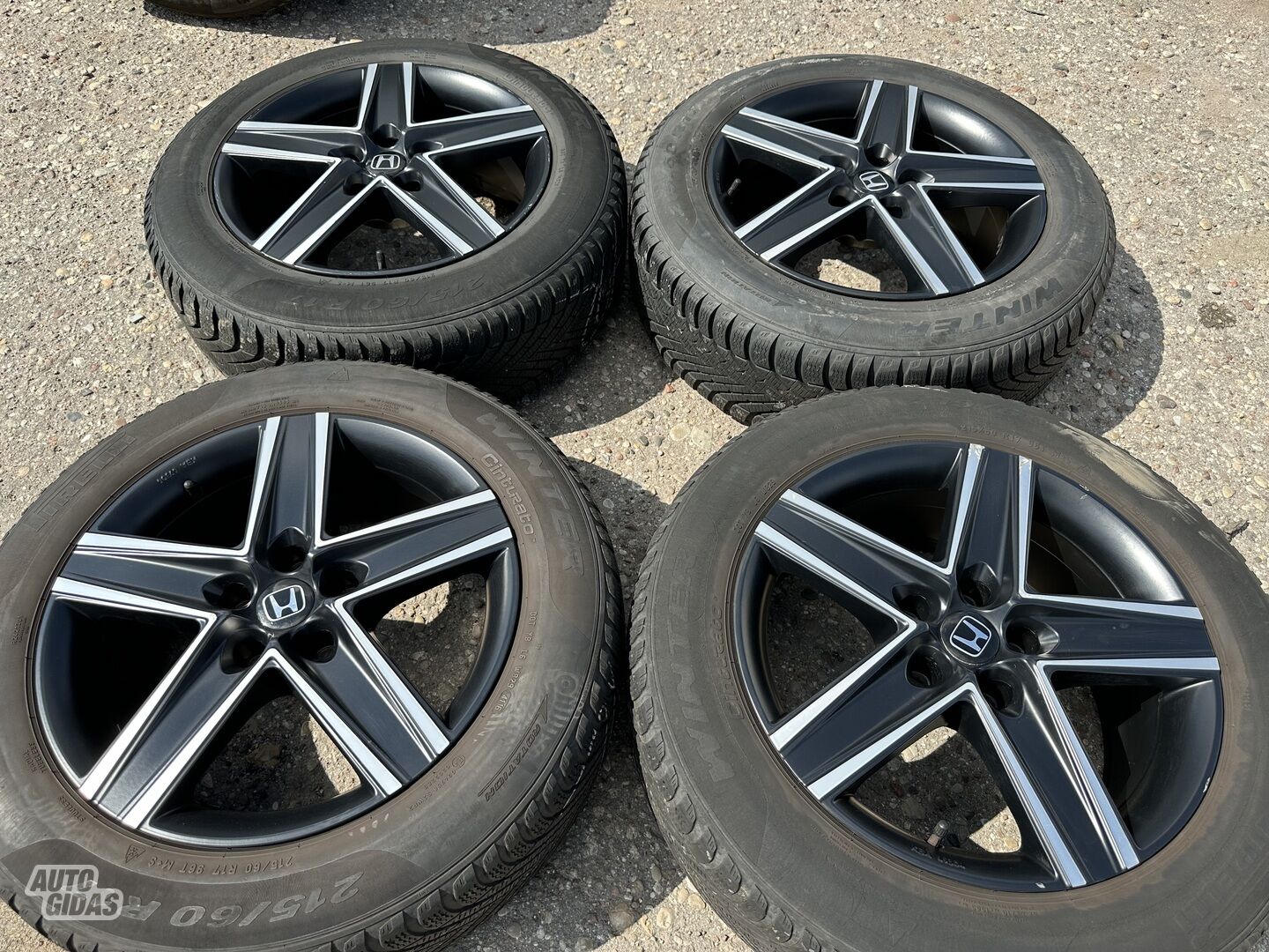 Honda Siunciam, 7.5J ET40 light alloy R17 rims