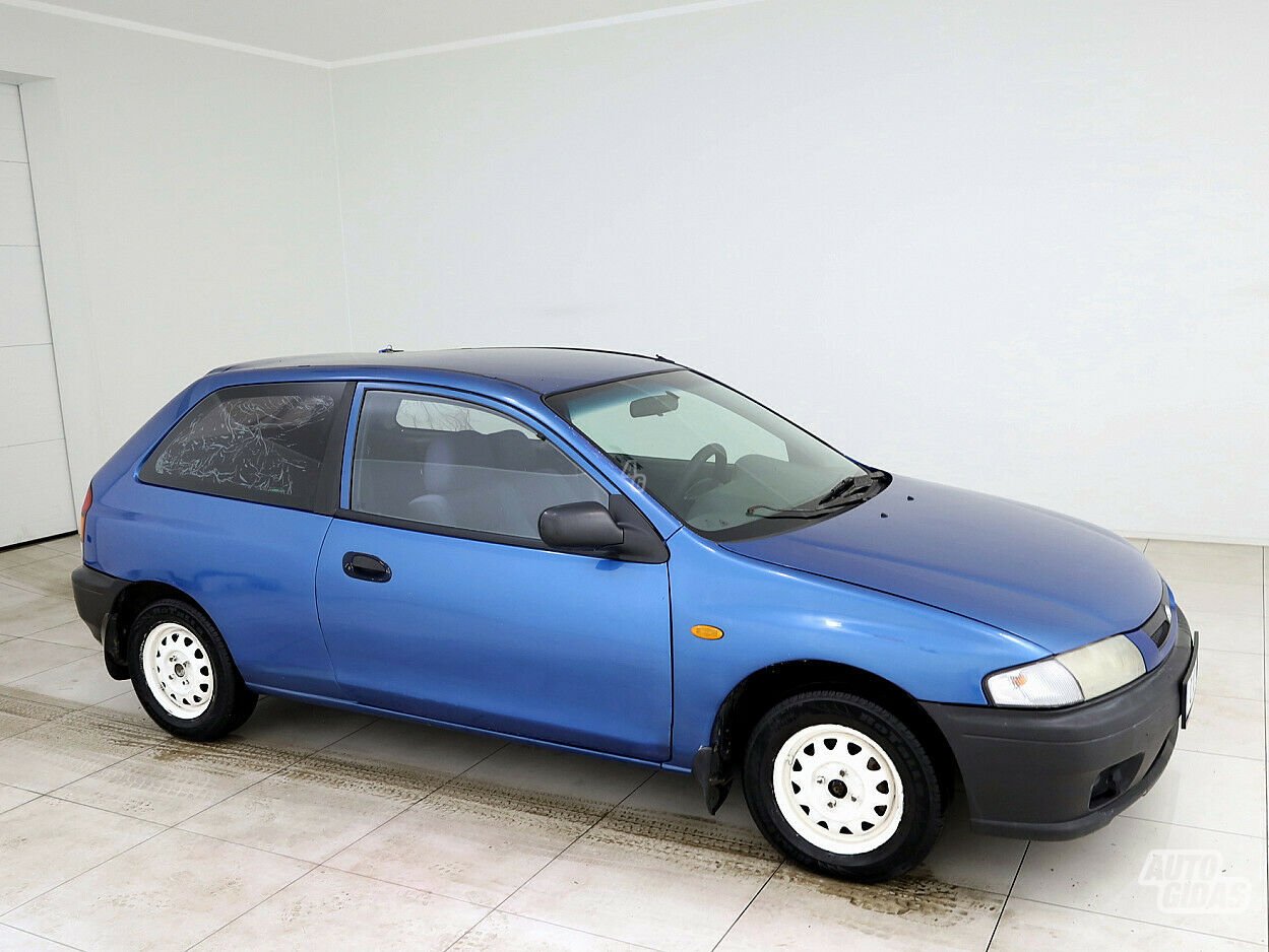 Mazda 323 1997 m Hečbekas