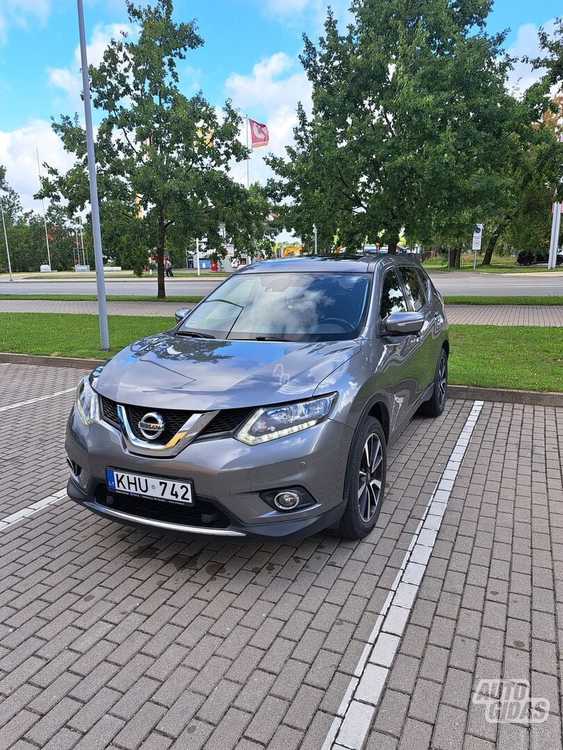 Nissan X-Trail 2015 y Off-road / Crossover